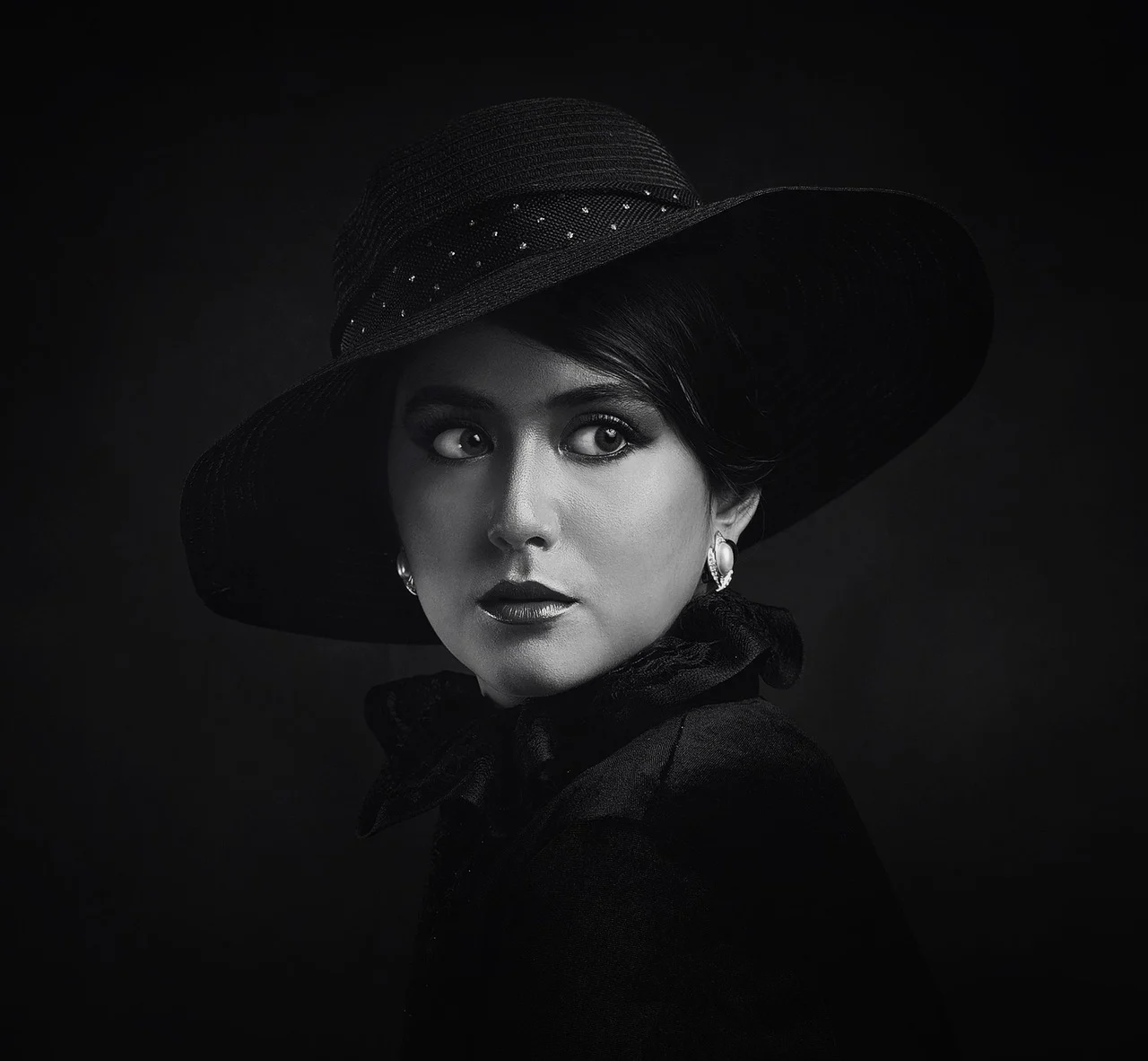 cati ani are angelina jolie
